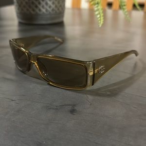 Authentic Gucci Vintage Sunglasses with Official Lens Wipe